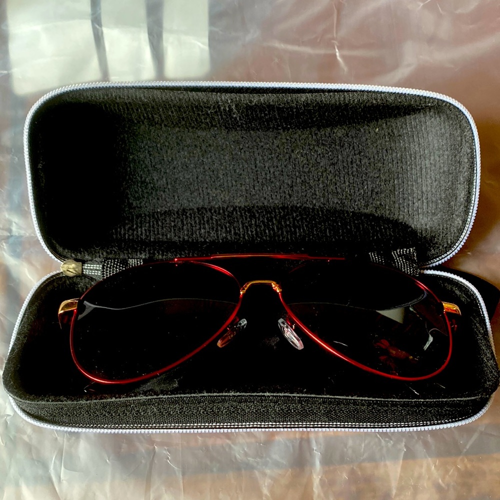 High quality red and black sunglasses 😎